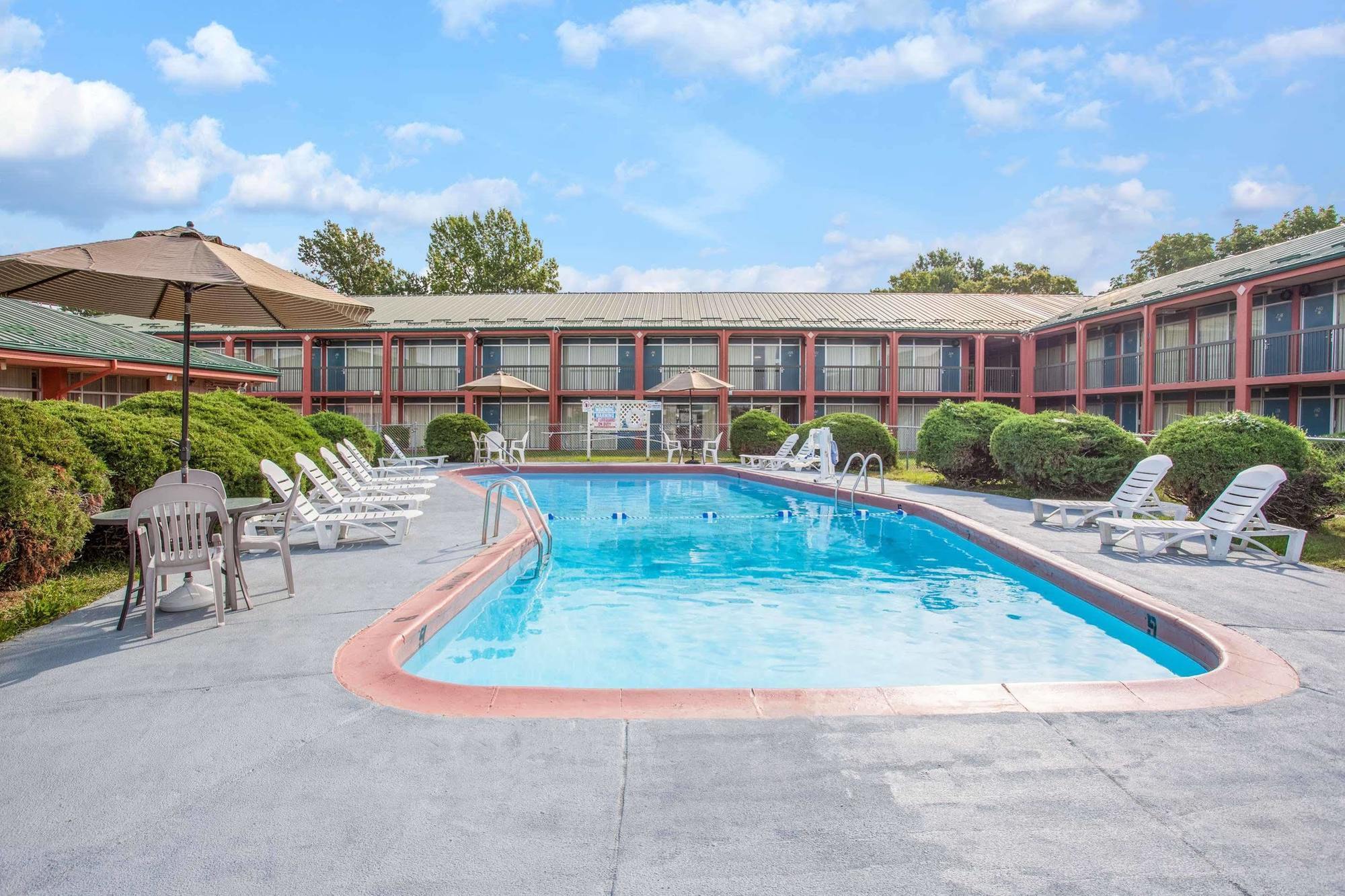 Americas Best Value Inn St. Joseph At I-29 Bagian luar foto