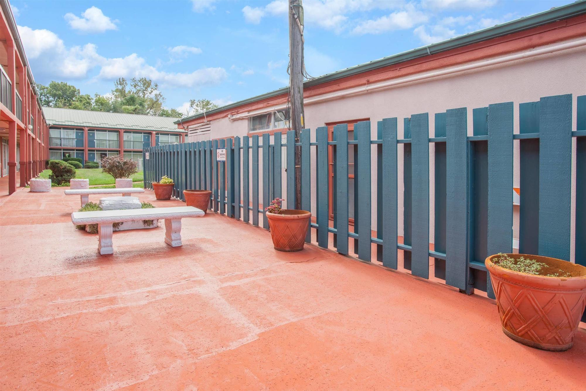 Americas Best Value Inn St. Joseph At I-29 Bagian luar foto