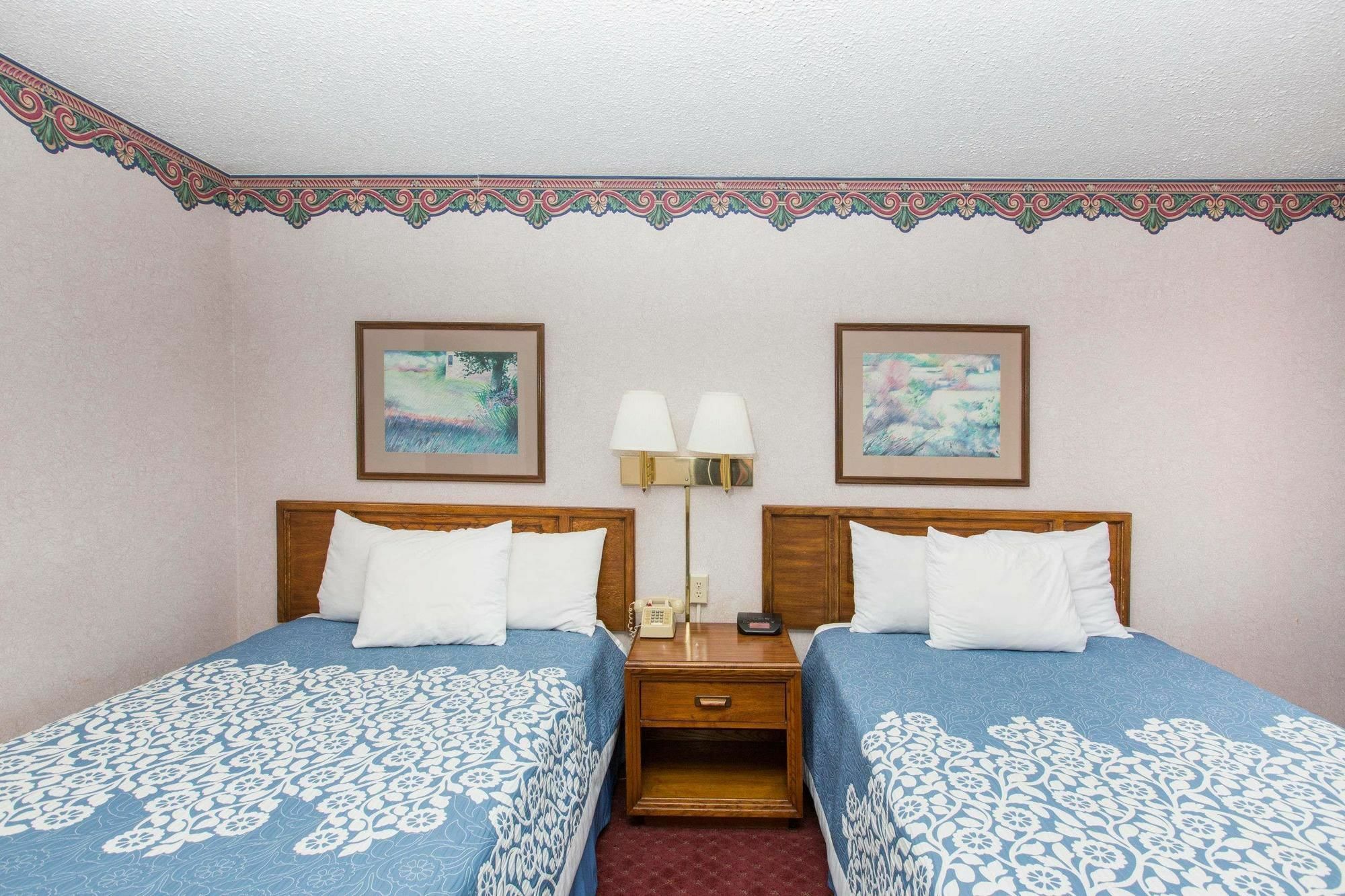 Americas Best Value Inn St. Joseph At I-29 Bagian luar foto