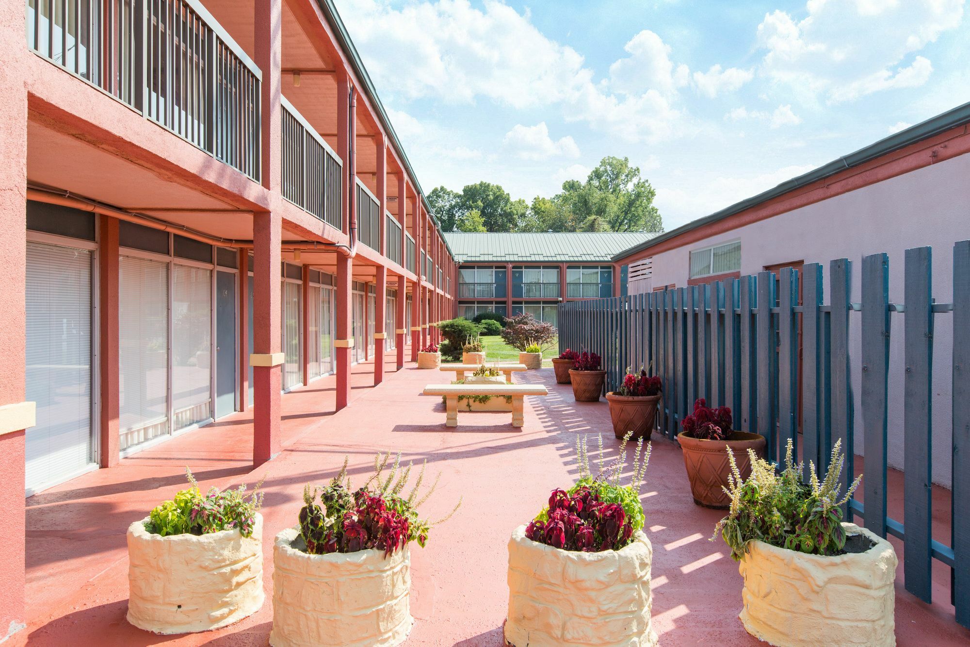 Americas Best Value Inn St. Joseph At I-29 Bagian luar foto