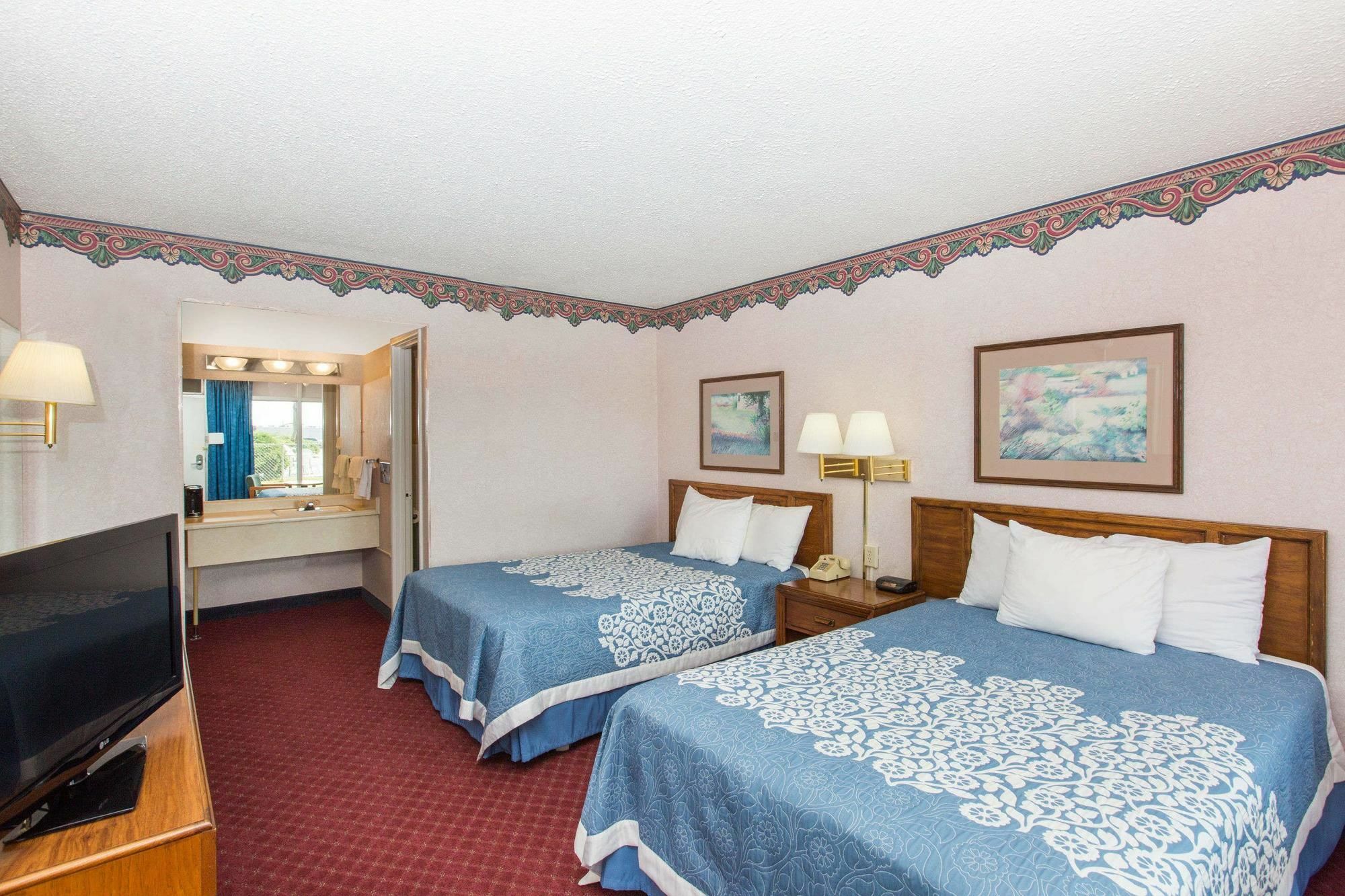 Americas Best Value Inn St. Joseph At I-29 Bagian luar foto