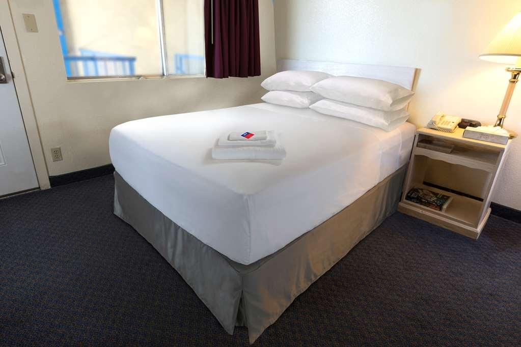 Americas Best Value Inn St. Joseph At I-29 Bagian luar foto